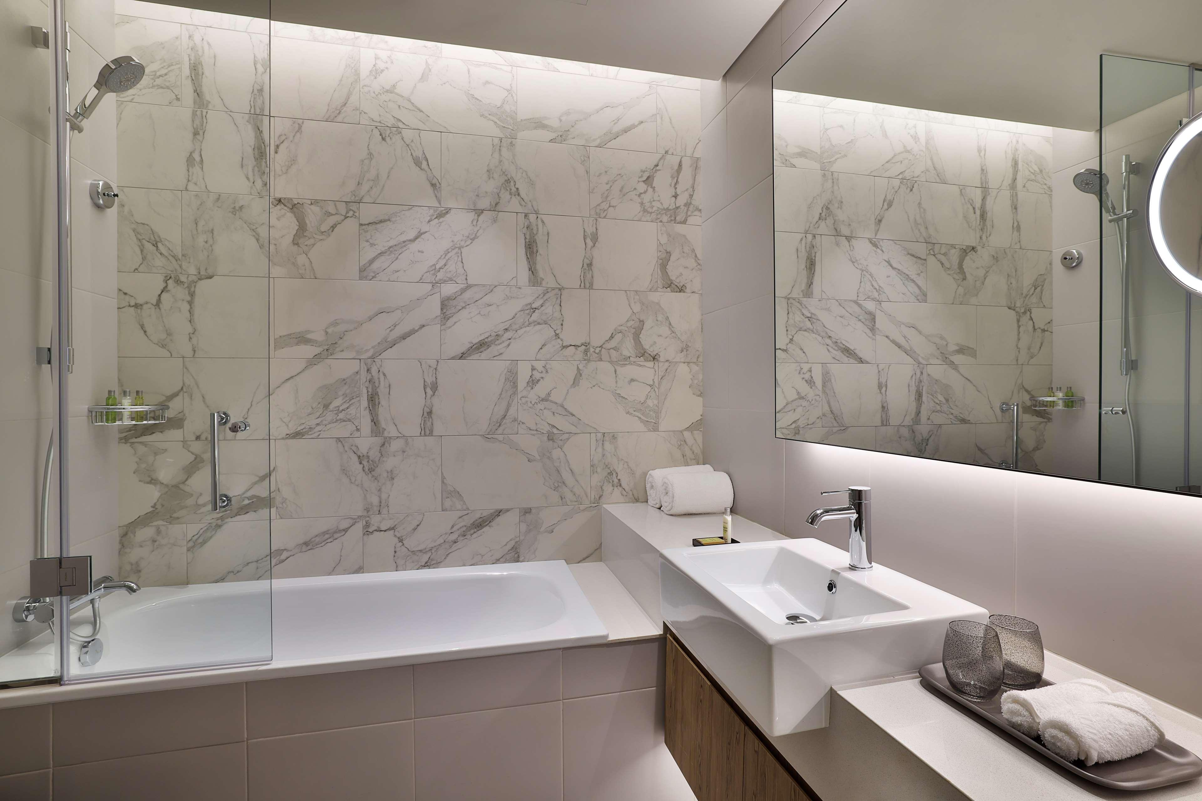Aparthotel Doubletree By Hilton Yas Island Residences 4*