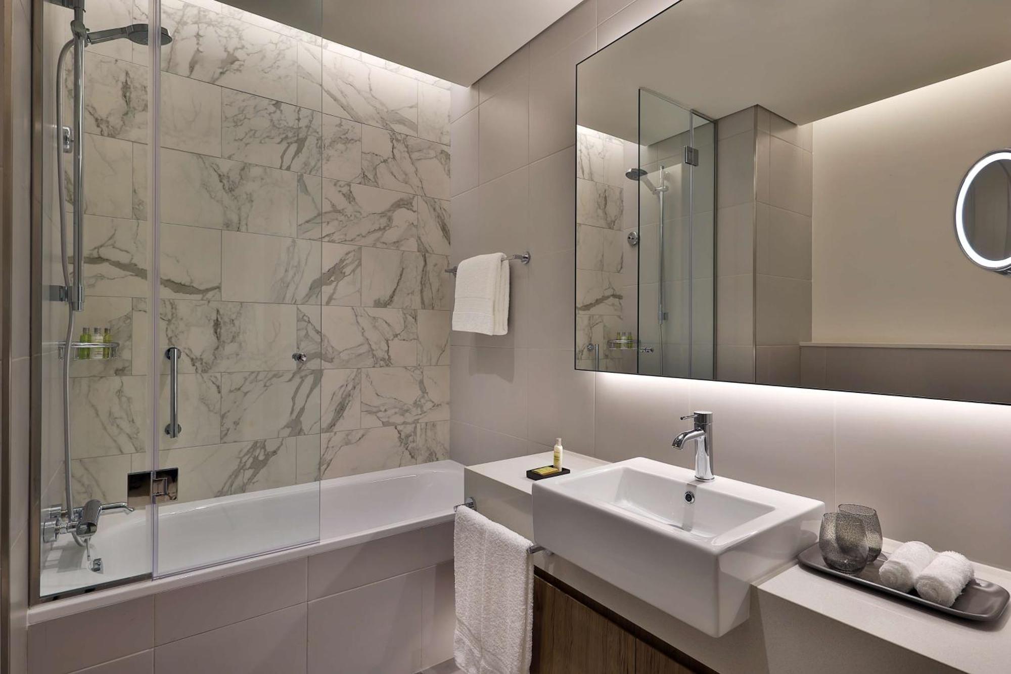 Doubletree By Hilton Yas Island Residences Aparthotel Abu Dhabi